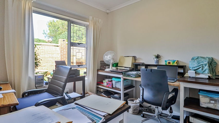 To Let 3 Bedroom Property for Rent in Lovemore Heights Estate Eastern Cape
